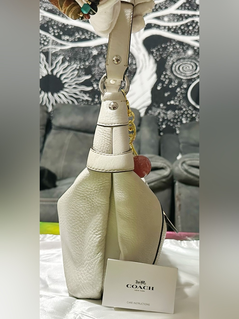 Vintage Coach soho schoder Bag Pebbled Leather Hobo Bag in Cream - Picture 13 of 17